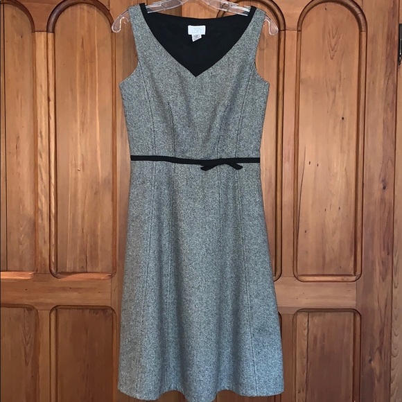 LOFT Dresses & Skirts - Pretty winter black and white wool dress